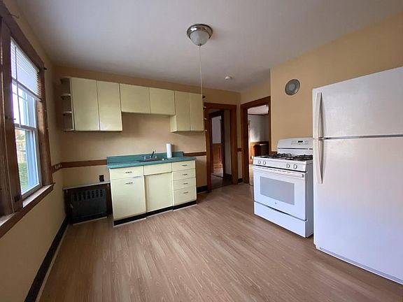 4th image of 12 Hovey St #2