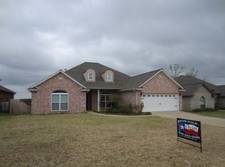 246 Boulder Ln, Nacogdoches, TX 75965