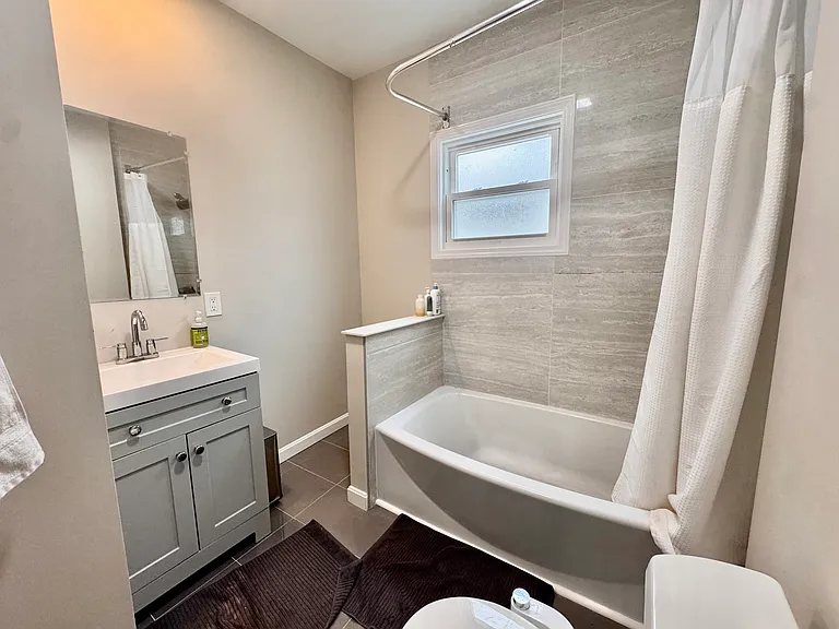36 Simpson Ave #2 — Photo 7
