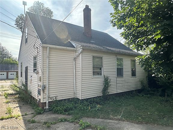 4th image of 4154 E 153rd St