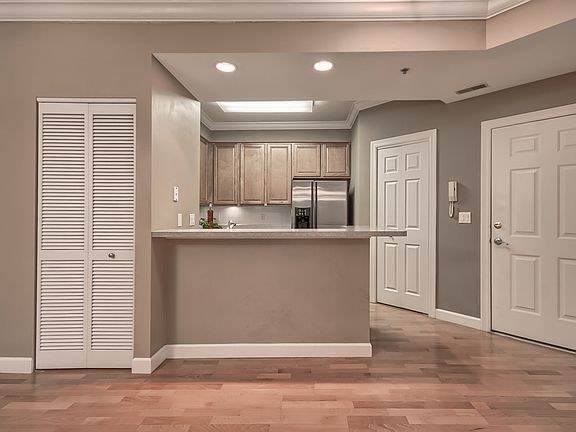 5th image of 13101 Mill Crossing Ct APT 301