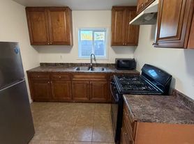 757 W 12th St, Pomona, CA