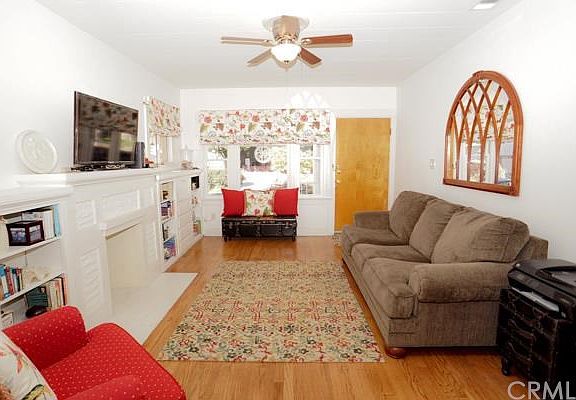 5th image of 1028 Acacia Ave