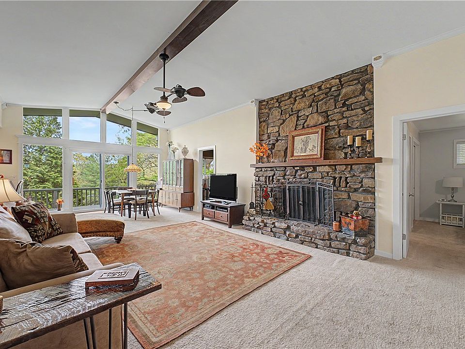 1st image of 22 Tamworth Cir