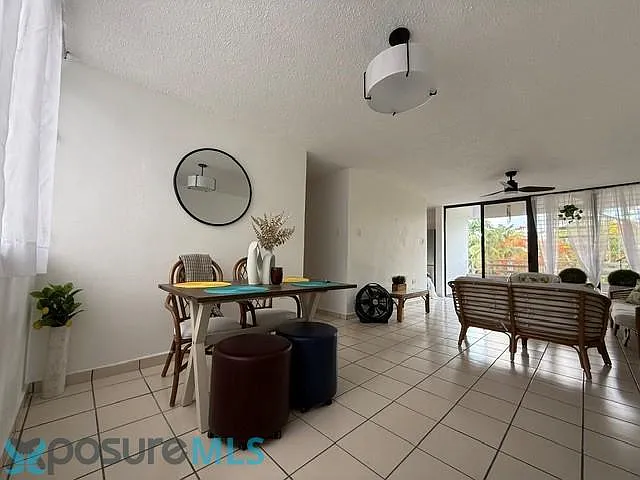 Beverly Hills Court (Condominio) — Photo 4