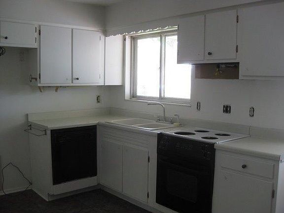 2nd image of 4709 Primrose Ln