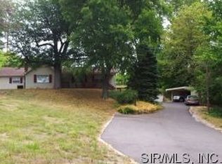 1166 N Bluff Rd, Collinsville, IL 62234
