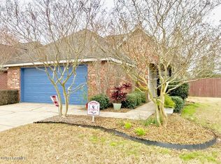 100 Wild Rose Ln, Youngsville, LA 70592