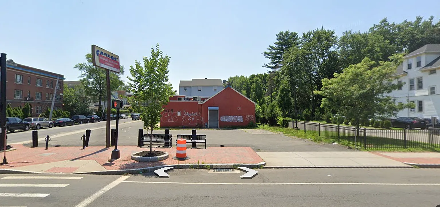 885 Albany Avenue - A — Photo 3