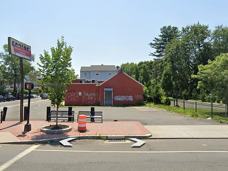 885 Albany Ave #A — Photo 1