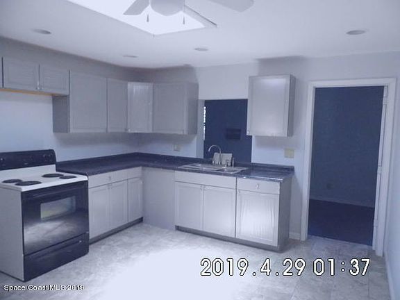 3rd image of 868 Hunter Park Pl