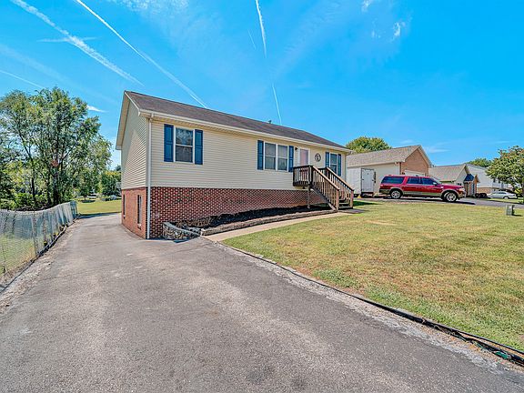 2nd image of 905 Stokes Dr