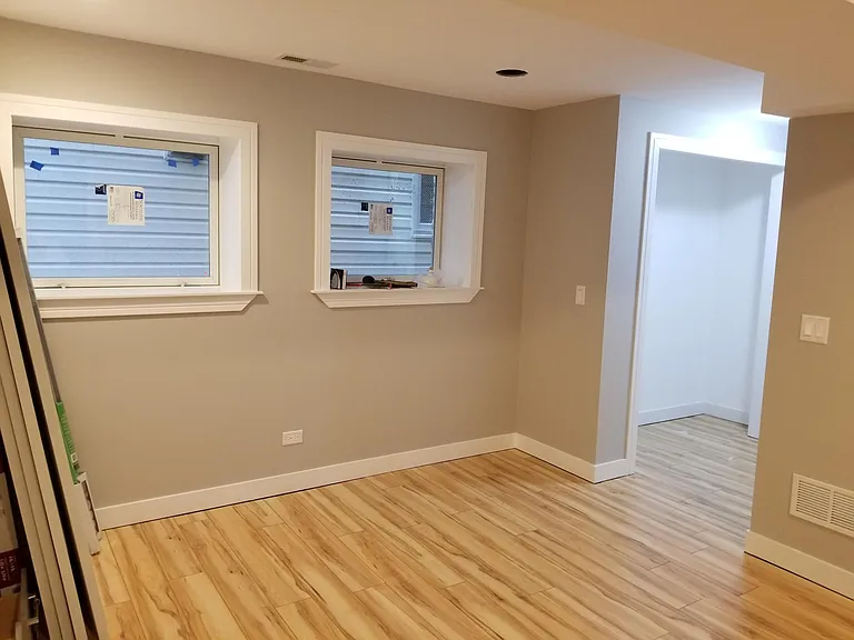 5733 W Grover St #1F — Photo 8