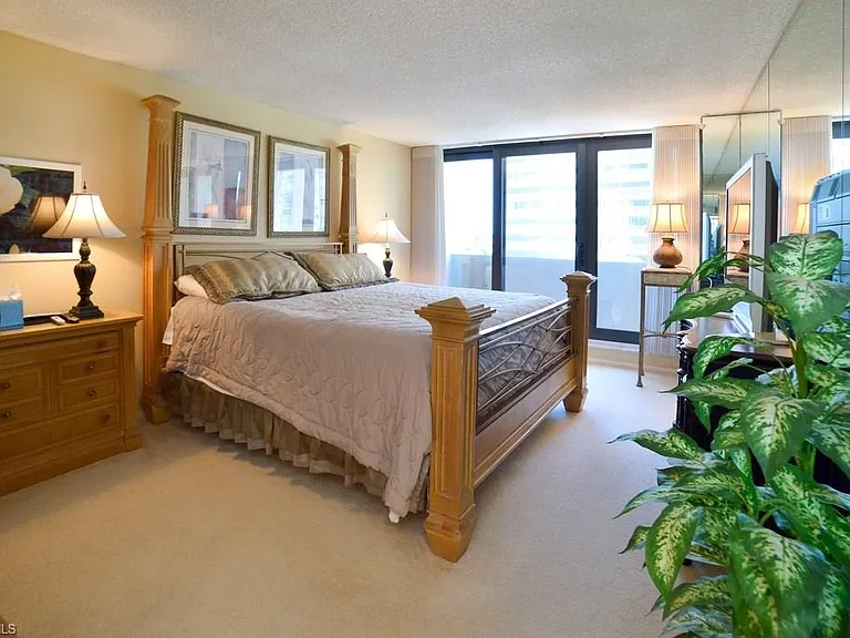 4001 Gulf Shore Blvd N #500 — Photo 15