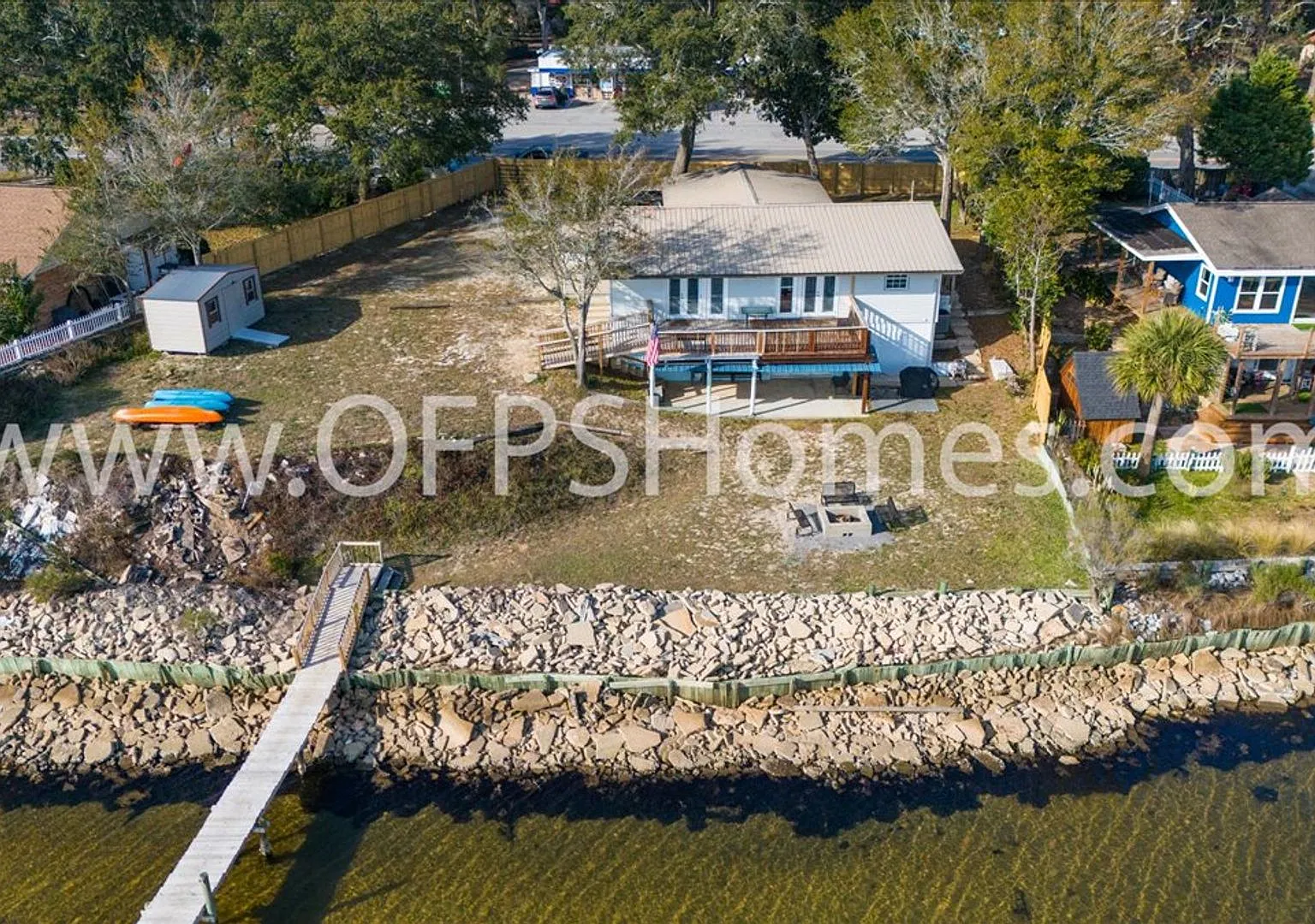 Stunning 4-Bedroom, 3-Bath Waterfront Home in Choctaw Beach 140ft of Bayfront Bliss! — Photo 3