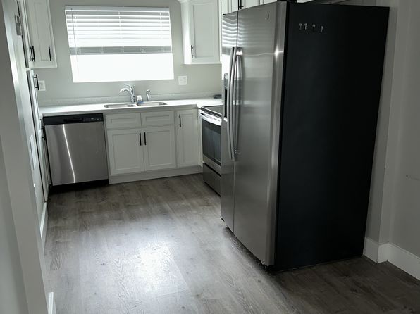 718 Main St #2