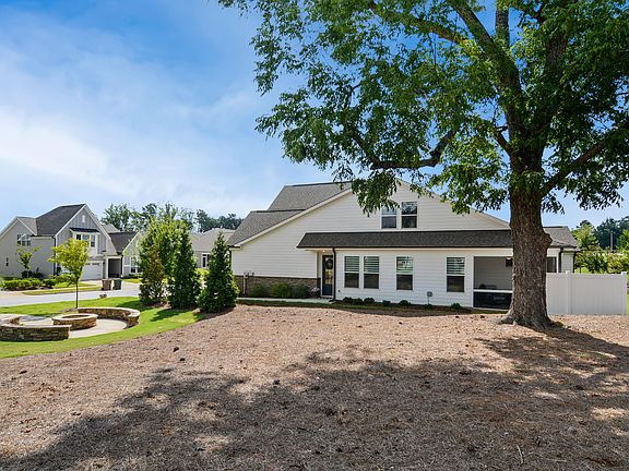 3rd image of 717 Churton Pl