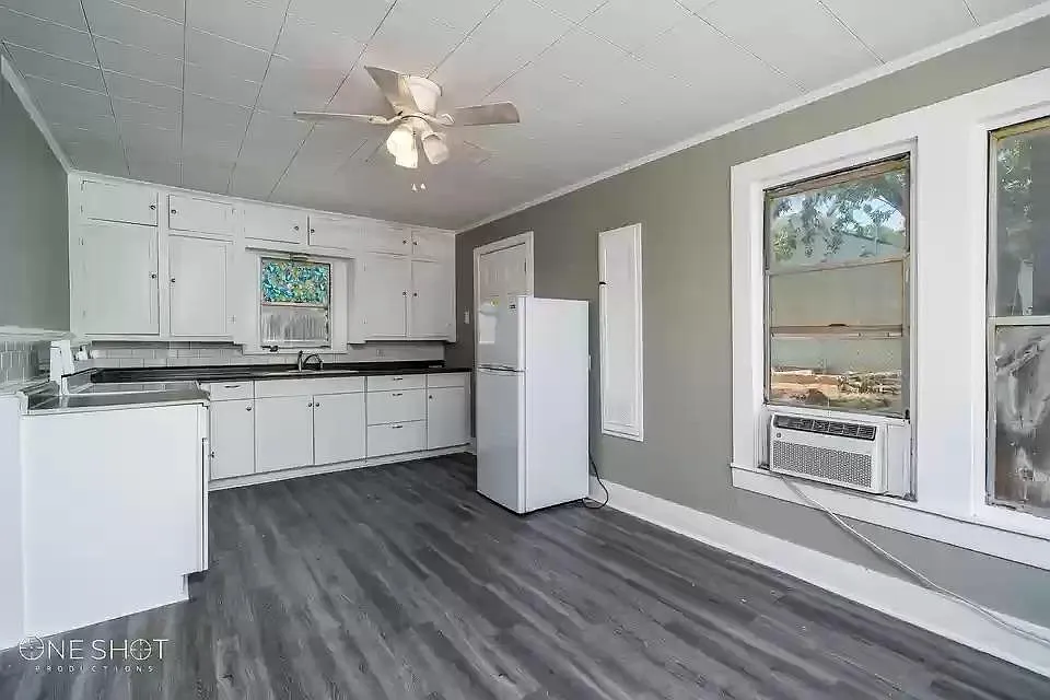Studio, 360 sqft, $950 — Photo 2