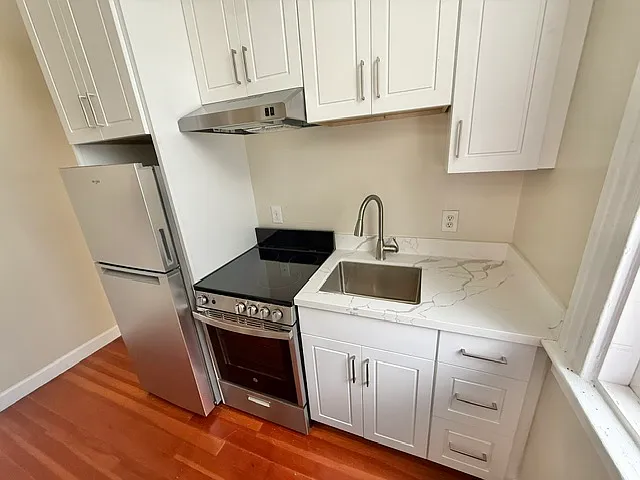 2275 Sutter St #10 — Photo 11