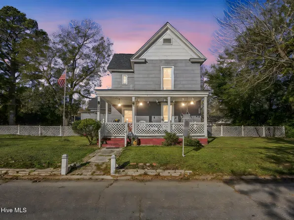 221 2nd Street, Wallace, NC 28466