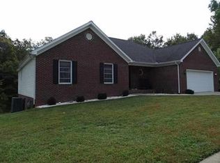 2002 Willow Creek Dr, Evansville, IN 47712