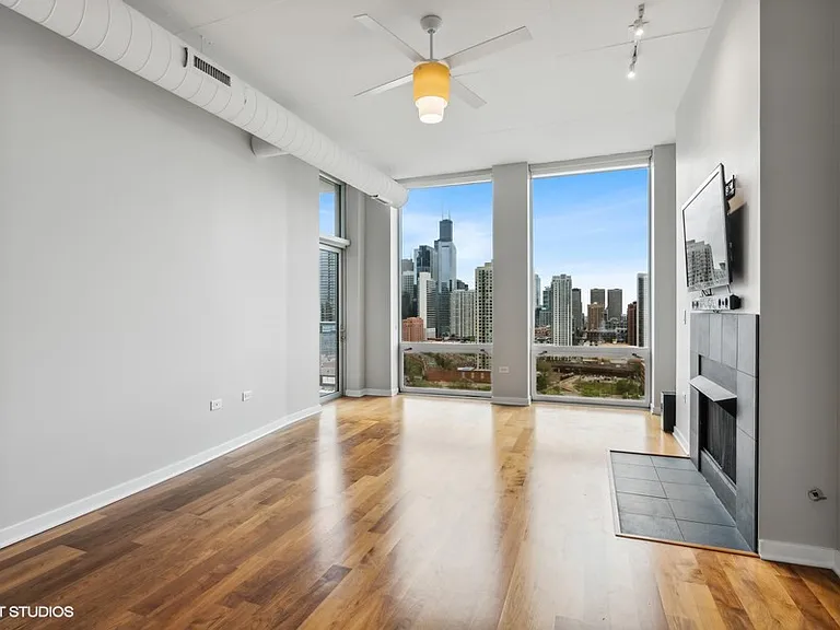 700 N Larrabee St #1711 — Photo 4