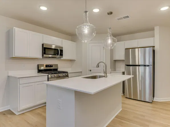 1015 Tabor Pl, Aiken, SC 29801