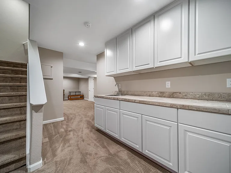 6793 Blackhawk Ct — Photo 27