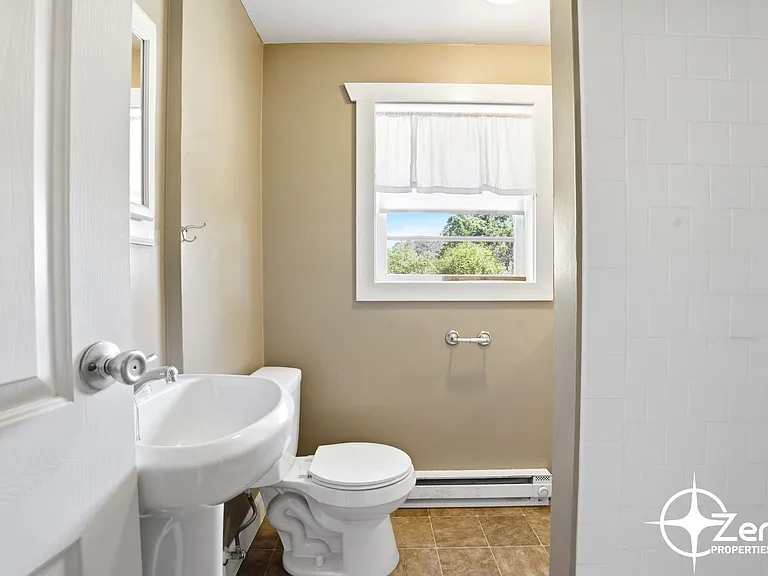 1818 W 22nd St — Photo 11