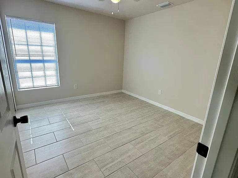 3819 SW 9th Ave #3819 — Photo 8