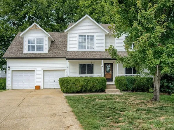 20260 Sycamore Dr, Spring Hill, KS 66083