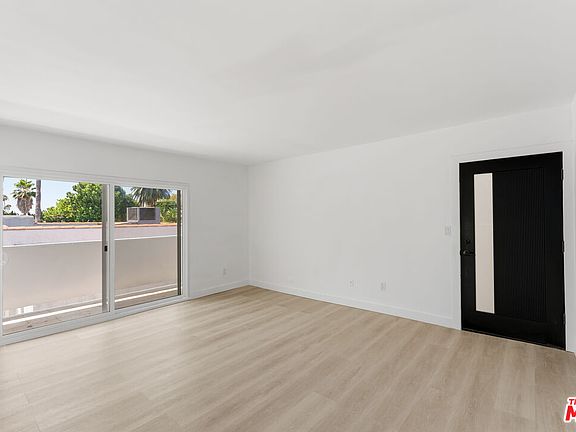 5th image of 929 N Stanley Ave APT 2