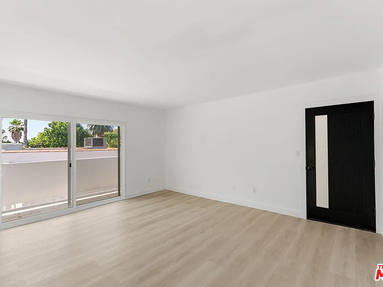 929 N Stanley Ave #2 — Photo 4