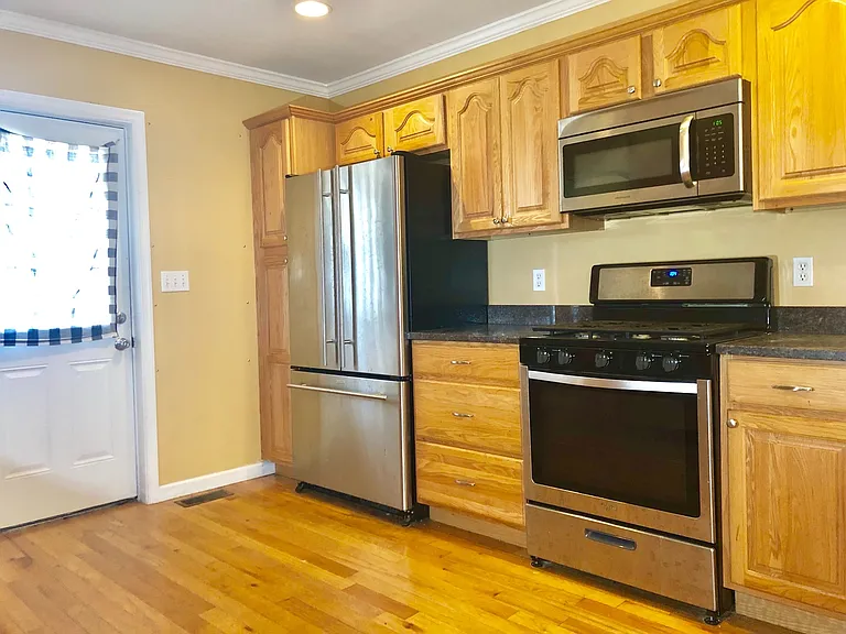 1619 Belt St — Photo 9