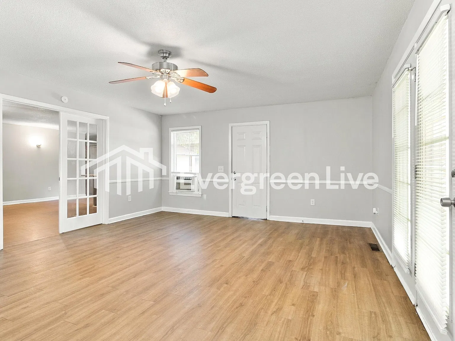 3 bed, 2.0 bath, 2156 sqft, $1,845 — Photo 4