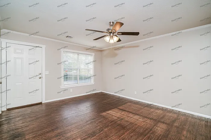 2471 N Pittsburg Ave — Photo 4