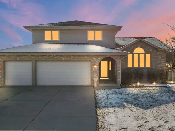 8325 Lantern View Ln, Saint John, IN 46373