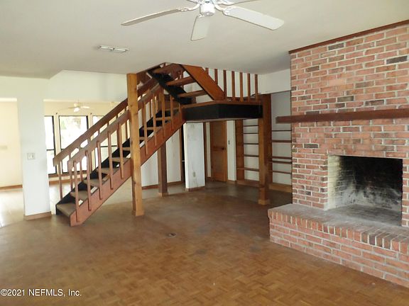 3rd image of 5585 Steamboat Rd