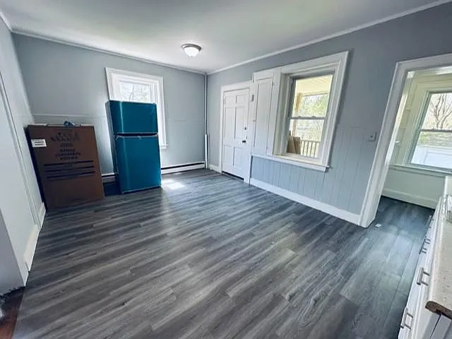 547 E Main St — Photo 10