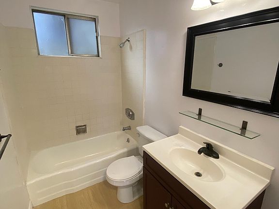 4th image of 14275 Dickens St