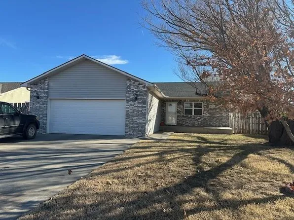 1421 Mission Blvd, Liberal, KS 67901