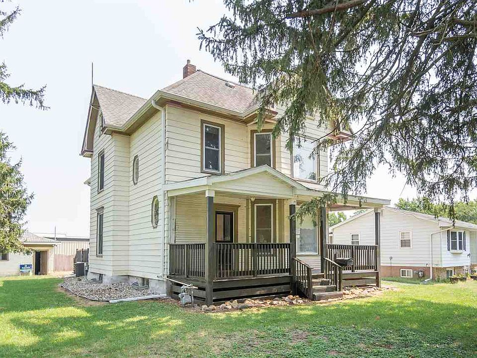 1st image of 409 W Main St