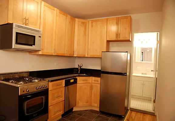 Rented by Buchbinder & Warren | media 9