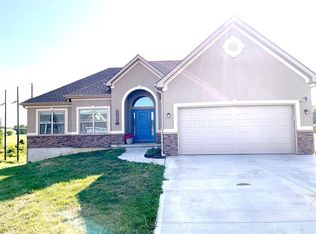 13901 Dakota Ct, Saint Joseph, MO 64505