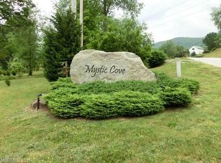 199 Sweetwater Dr, Canton, NC 28716