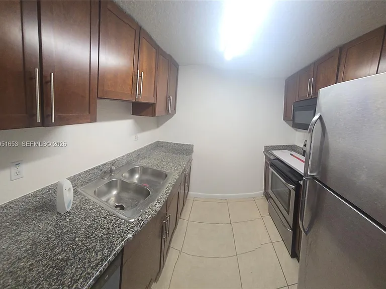 8950 SW 69th Ct #306 — Photo 5