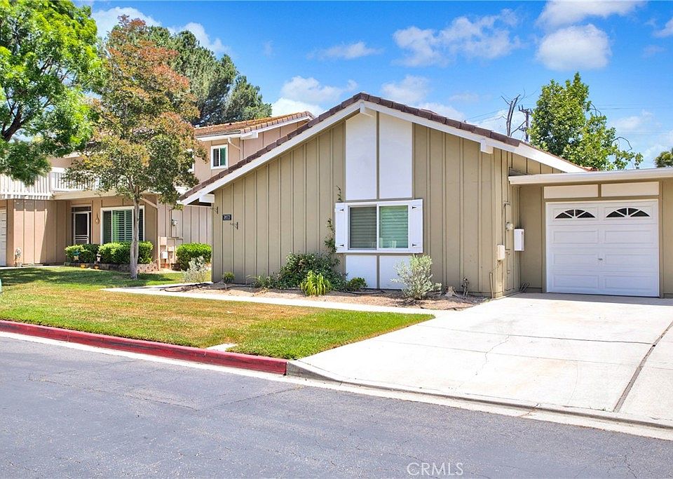 1st image of 28573 Via Las Flores