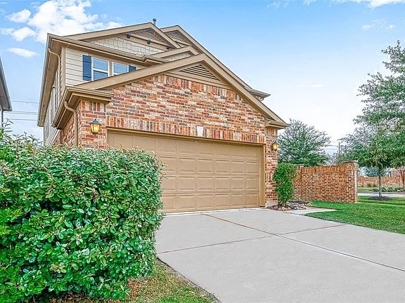 3rd image of 15910 Copper Oak Ln