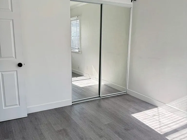 1327 N Kenwood St #1327 — Photo 9