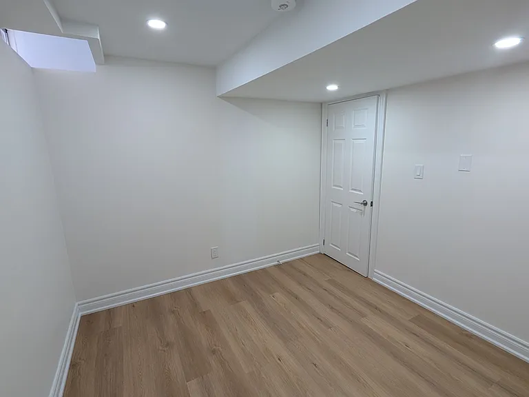 22 Deverell St #BASEMENT — Photo 8